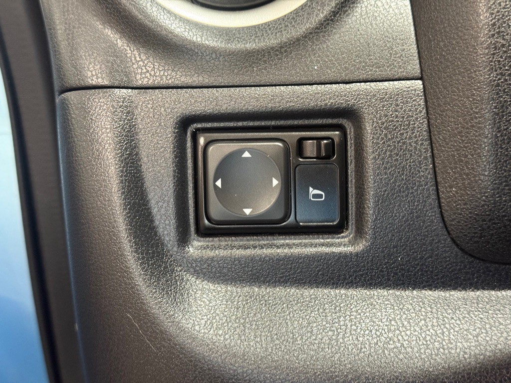 2014 Nissan Versa Image 22