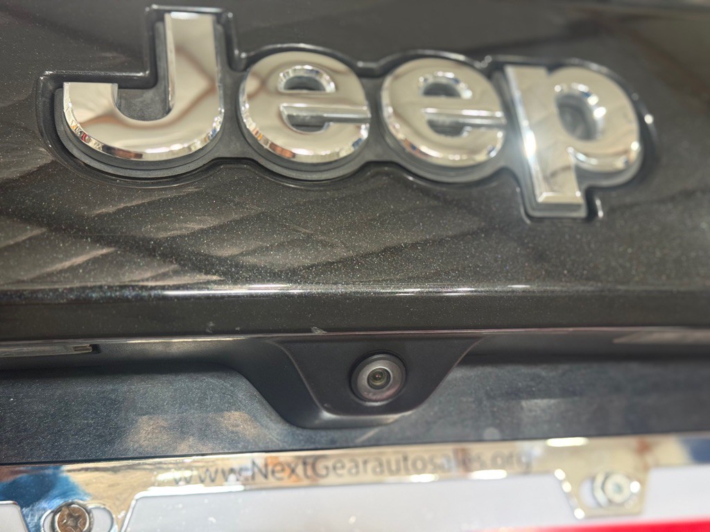 2016 Jeep Grand Cherokee Image 32