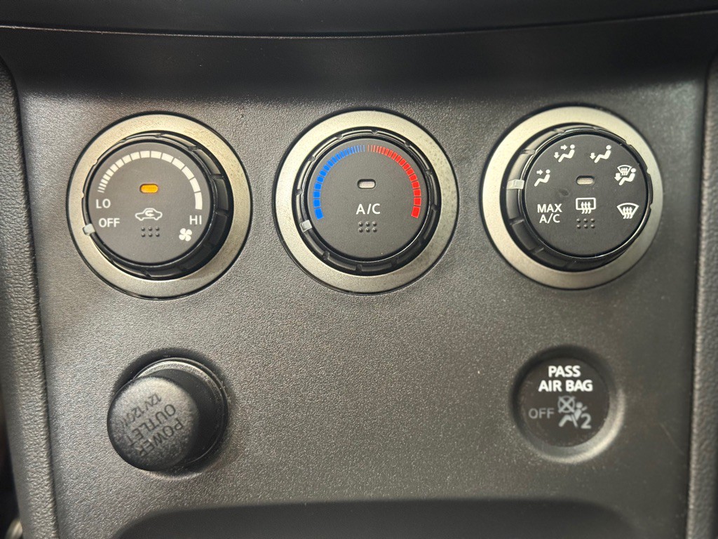 2015 Nissan Rogue Image 23