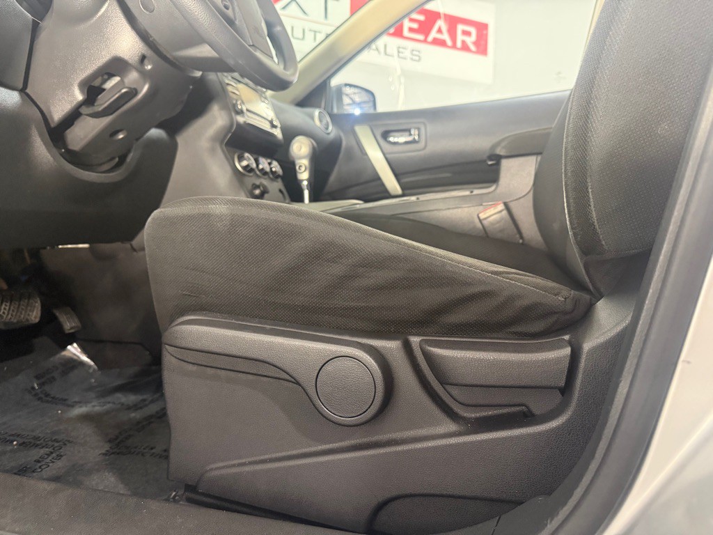 2015 Nissan Rogue Image 30