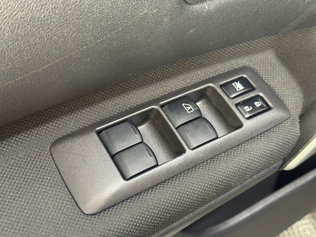 2015 Nissan Rogue Image 31