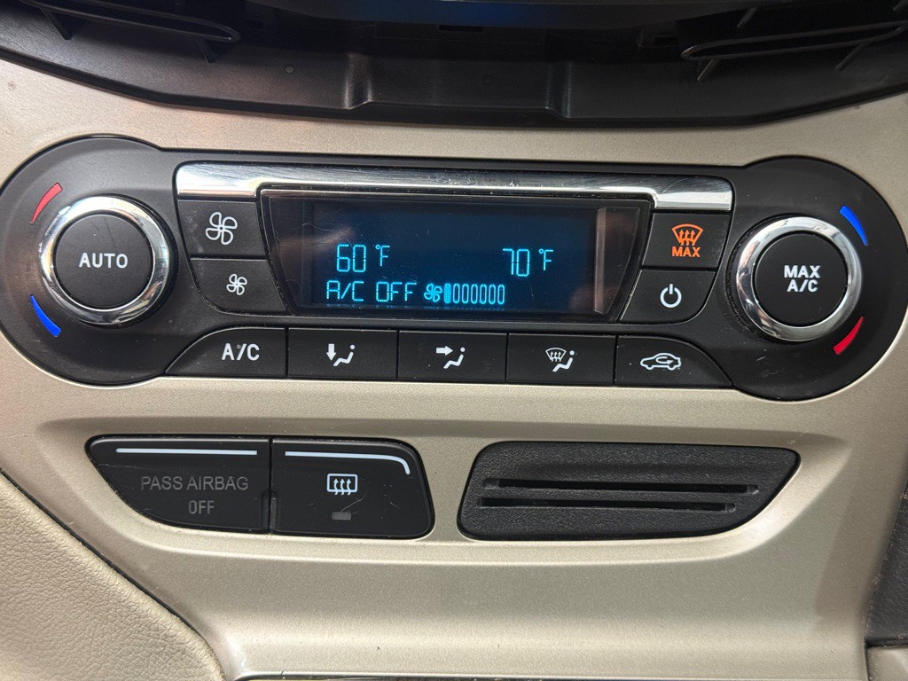 2012 Ford Focus Image 19