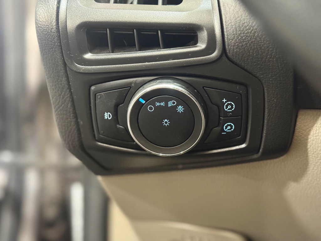 2012 Ford Focus Image 33