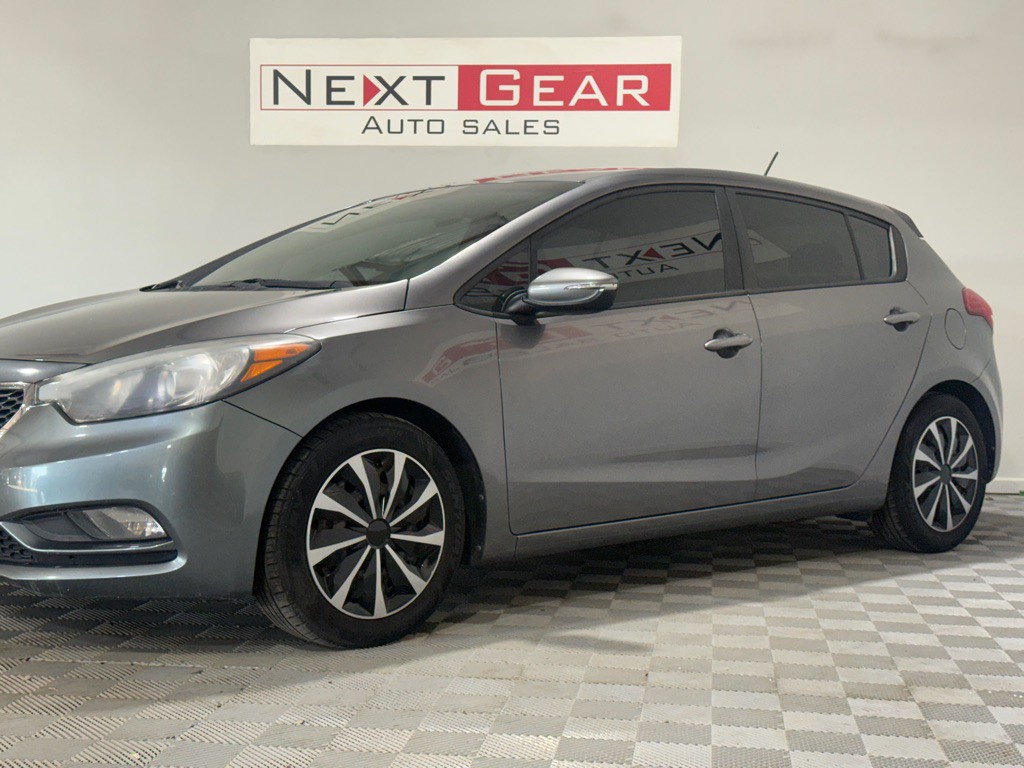 2016 Kia Forte Image 2