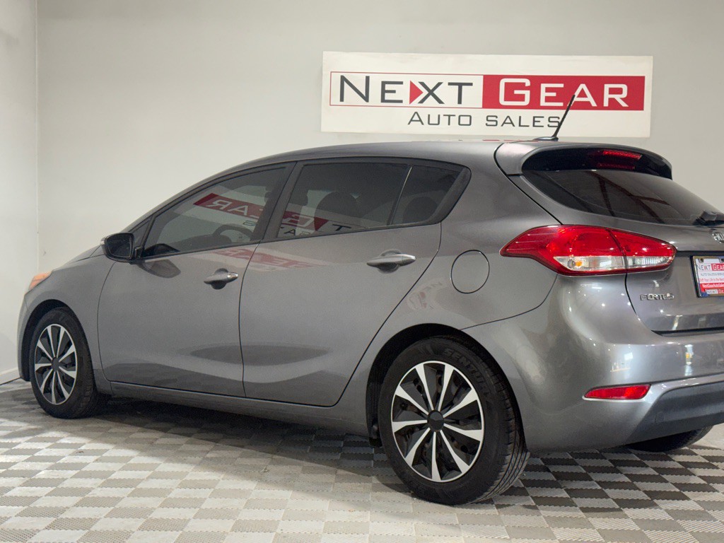 2016 Kia Forte Image 6