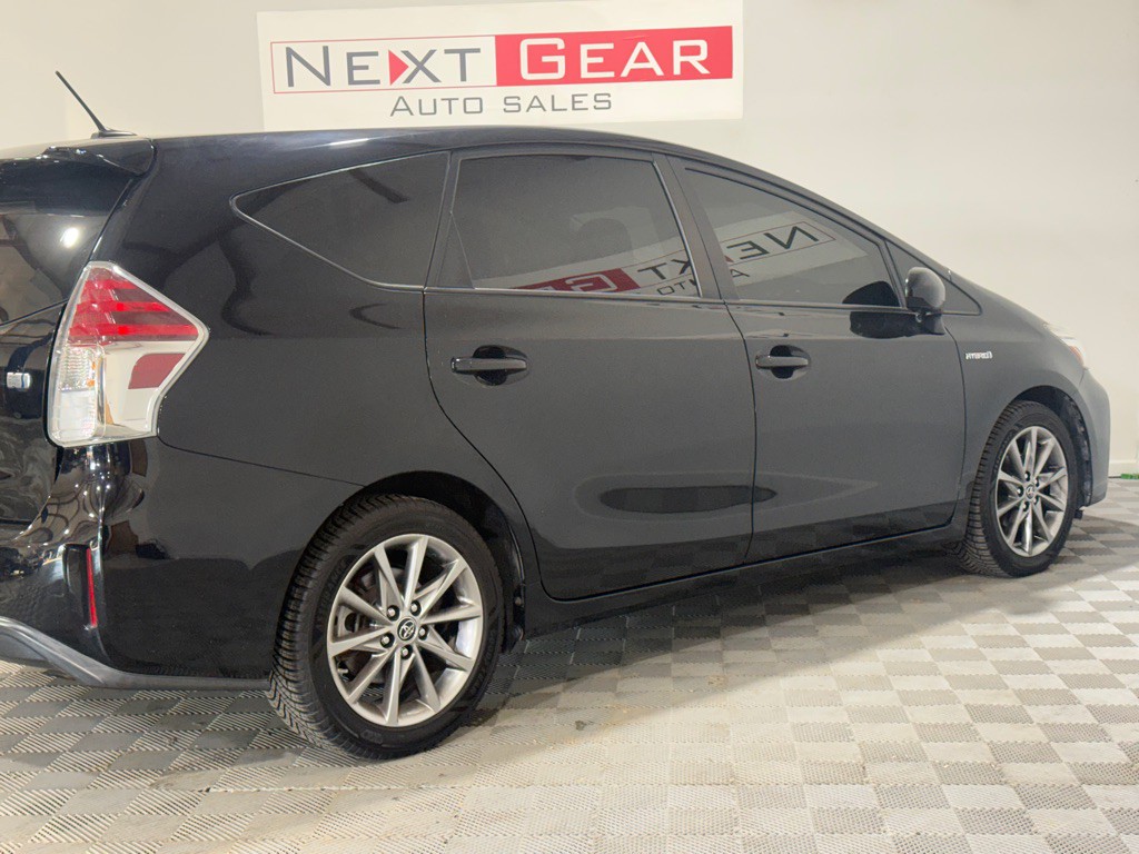 2015 Toyota Prius Image 8