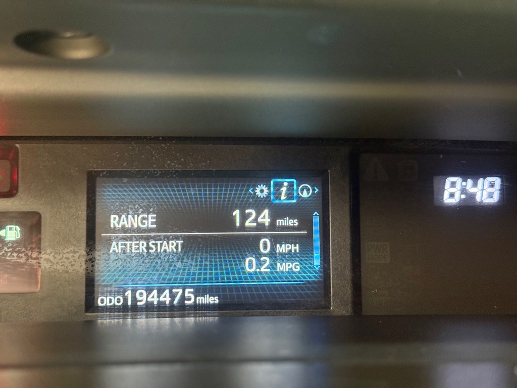 2015 Toyota Prius Image 17