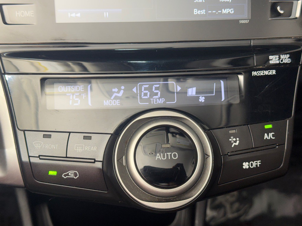 2015 Toyota Prius Image 20
