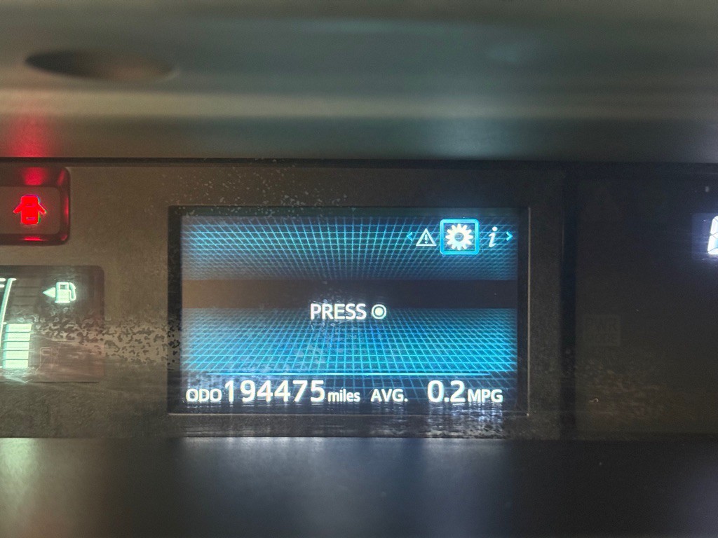 2015 Toyota Prius Image 24