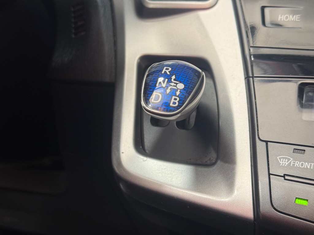 2015 Toyota Prius Image 25