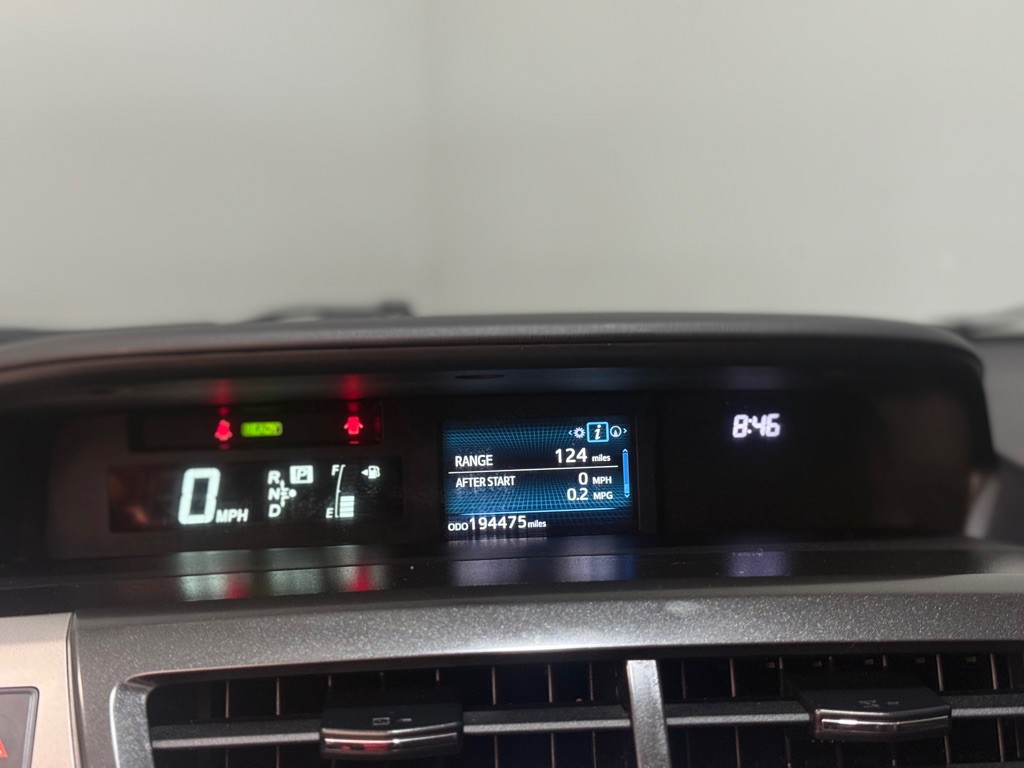 2015 Toyota Prius Image 30