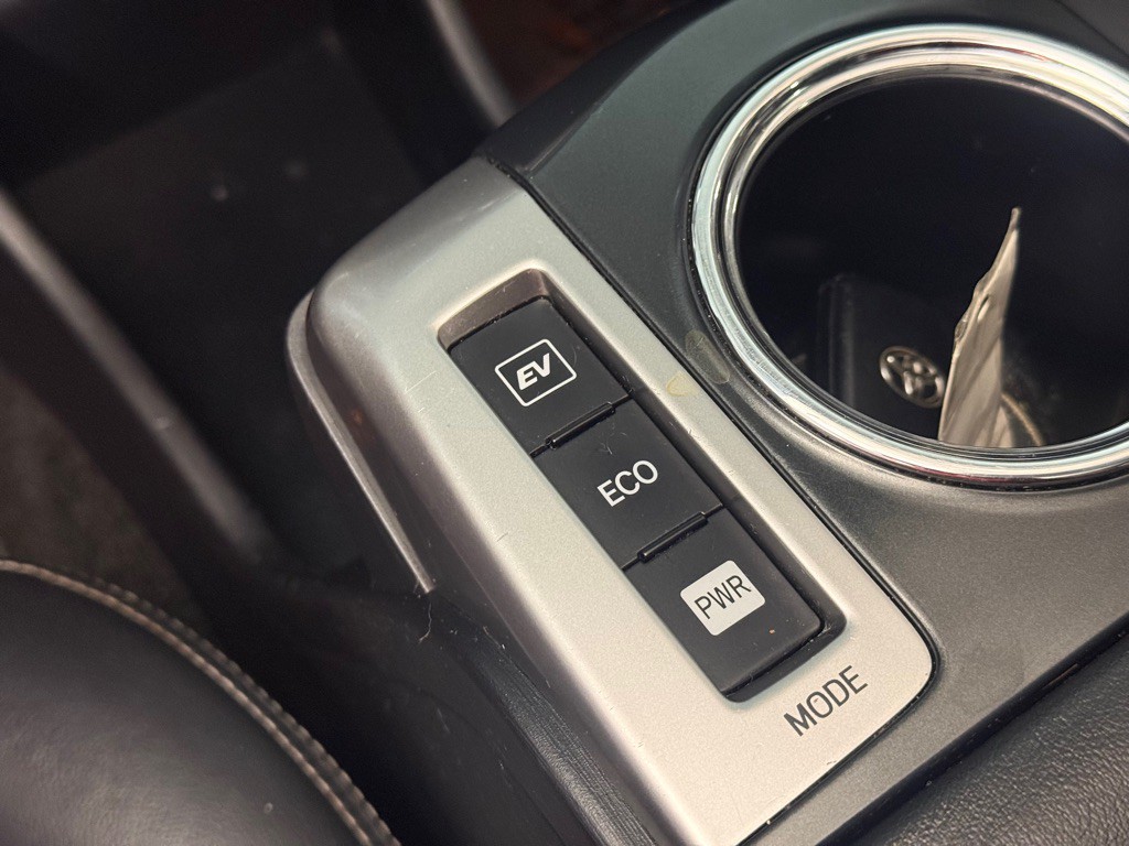 2015 Toyota Prius Image 31