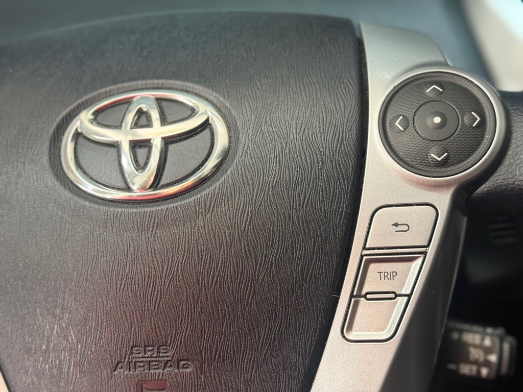 2015 Toyota Prius Image 32