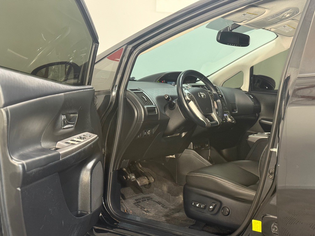 2015 Toyota Prius Image 34