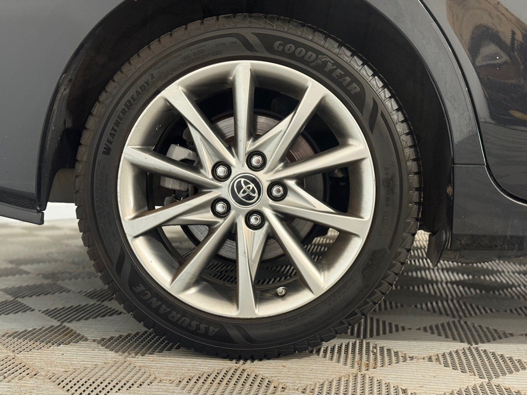 2015 Toyota Prius Image 45