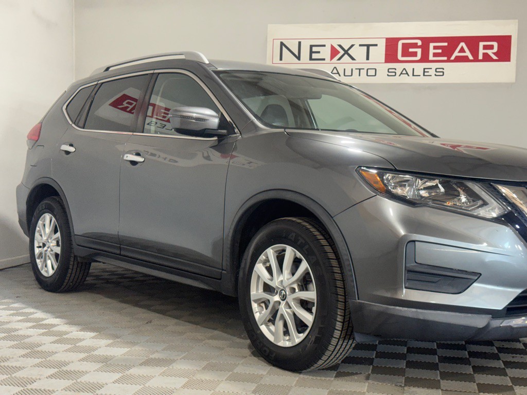 2017 Nissan Rogue Image 2
