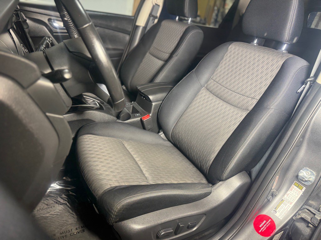 2017 Nissan Rogue Image 28