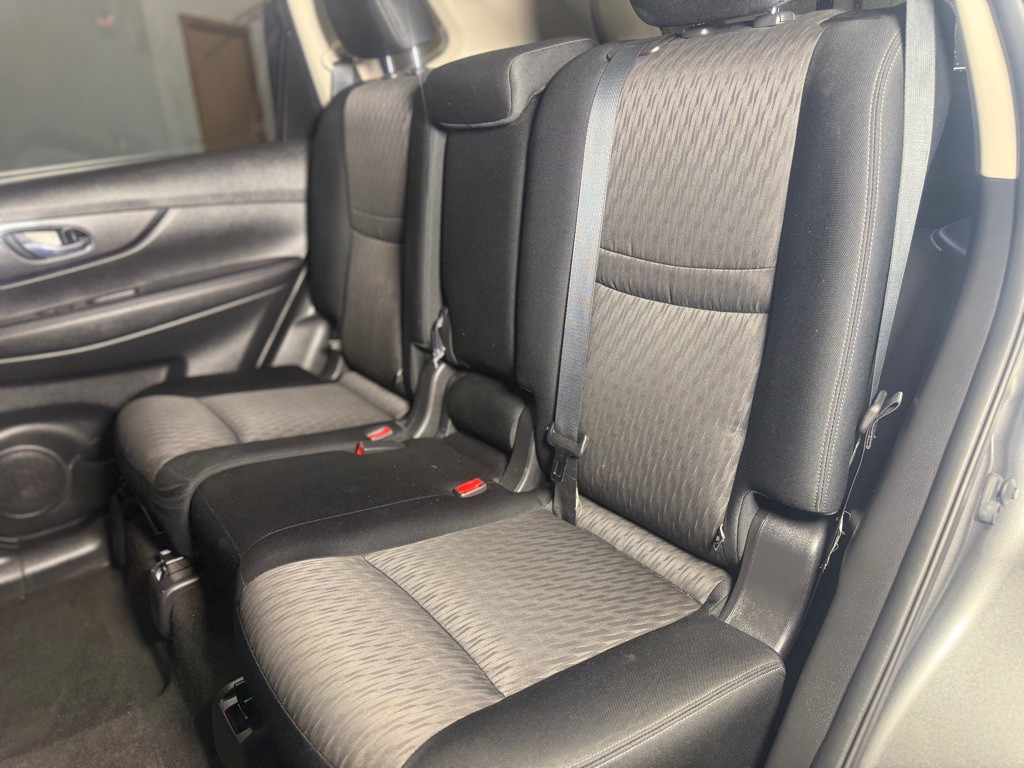 2017 Nissan Rogue Image 32