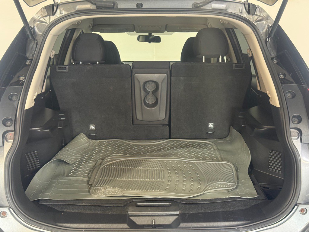 2017 Nissan Rogue Image 35