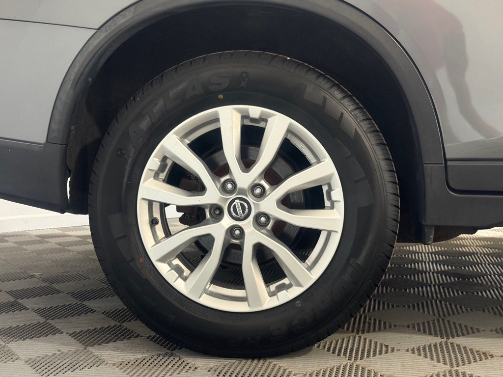 2017 Nissan Rogue Image 43