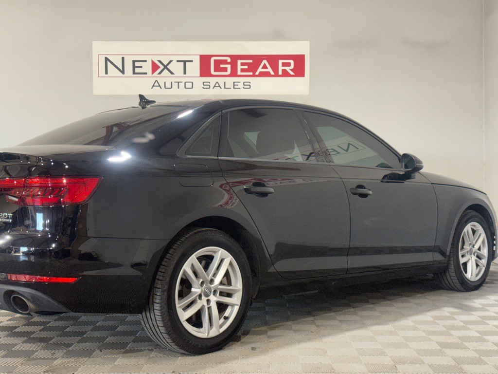 2017 Audi A4 Image 9