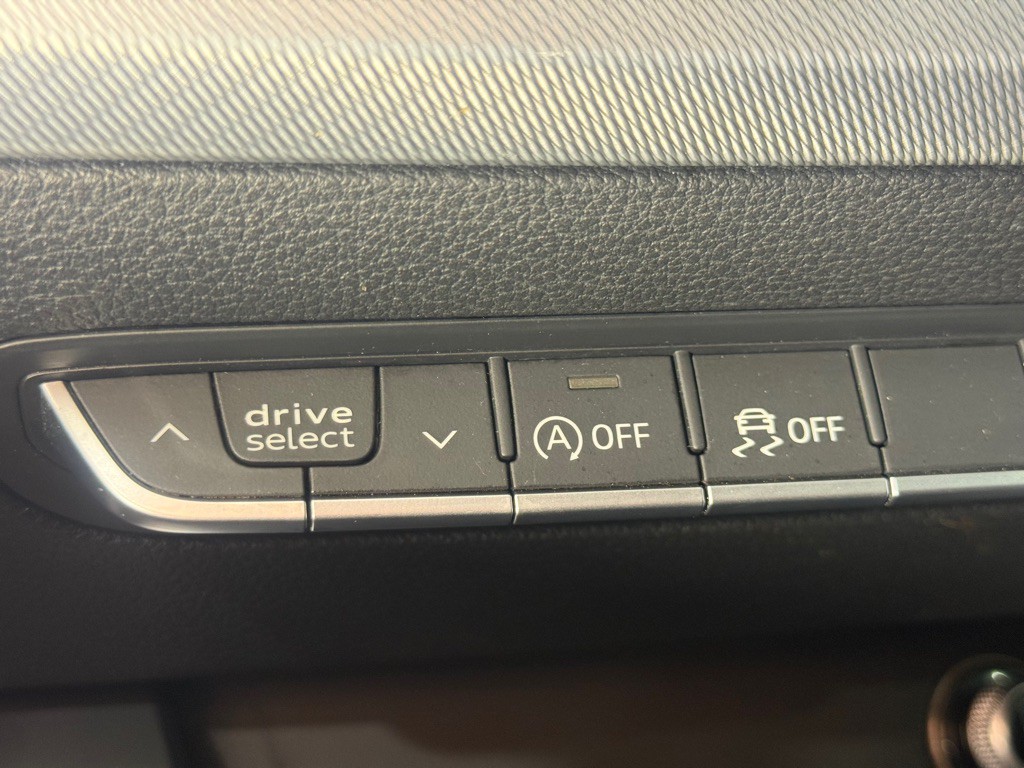 2017 Audi A4 Image 28
