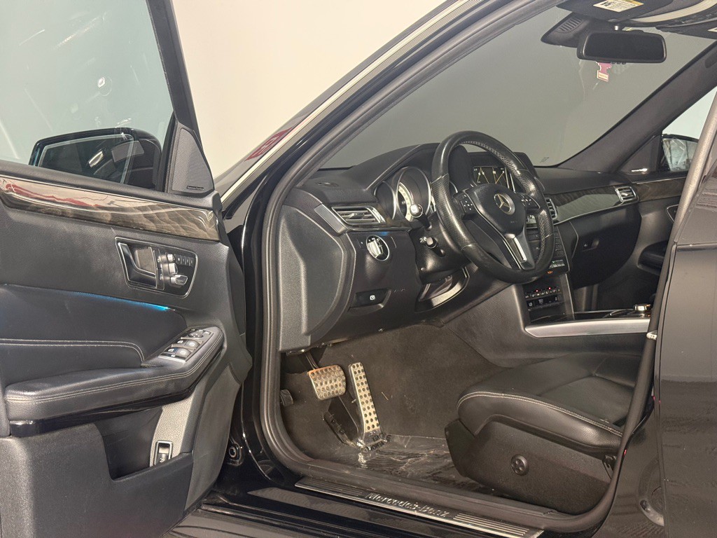 2016 Mercedes-Benz E-Class Image 10