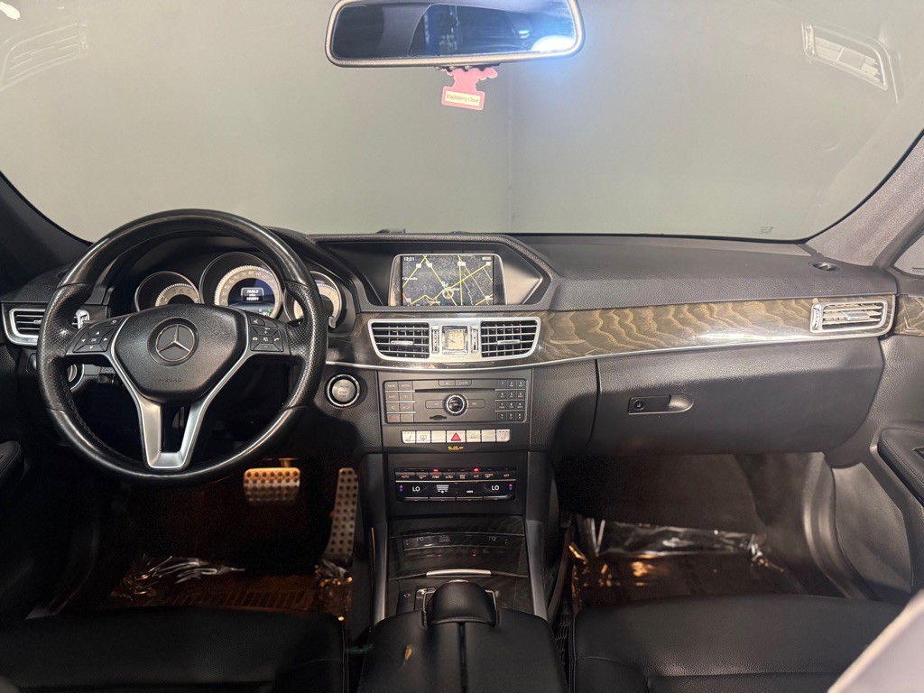 2016 Mercedes-Benz E-Class Image 13