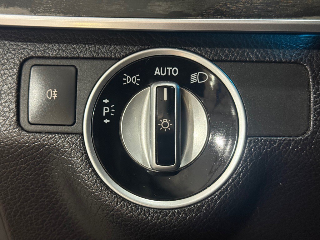 2016 Mercedes-Benz E-Class Image 31