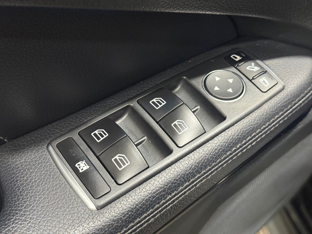 2016 Mercedes-Benz E-Class Image 37