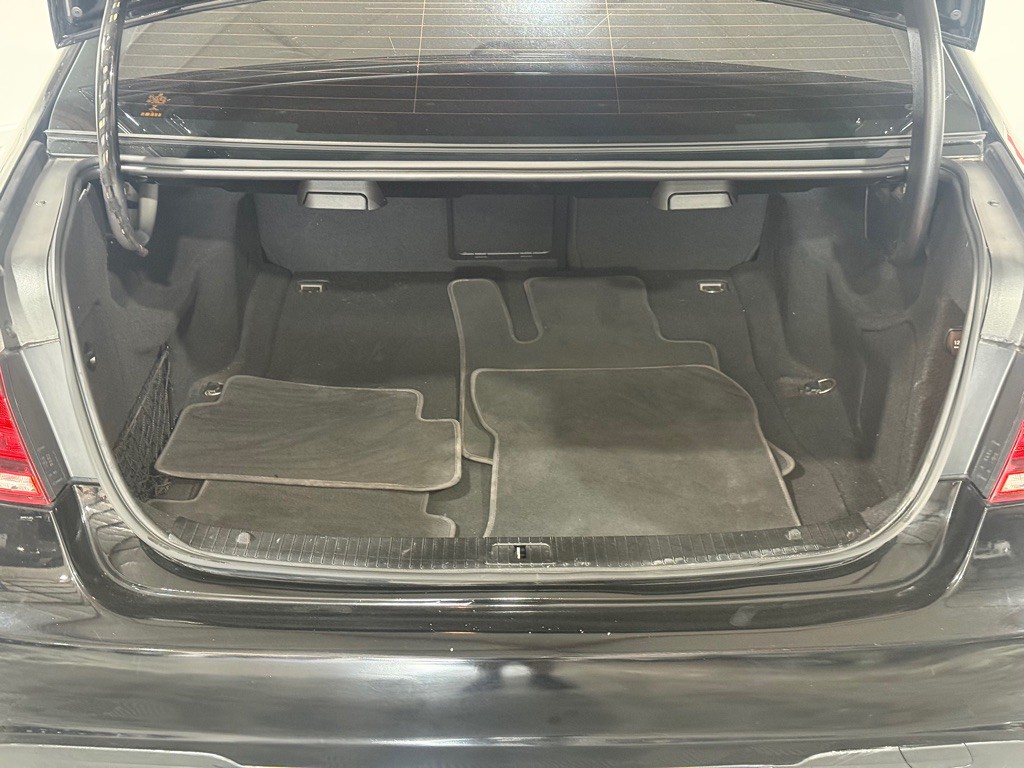 2016 Mercedes-Benz E-Class Image 43