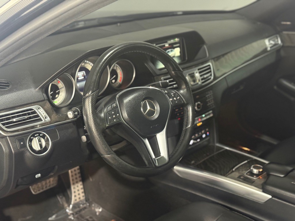 2016 Mercedes-Benz E-Class Image 47