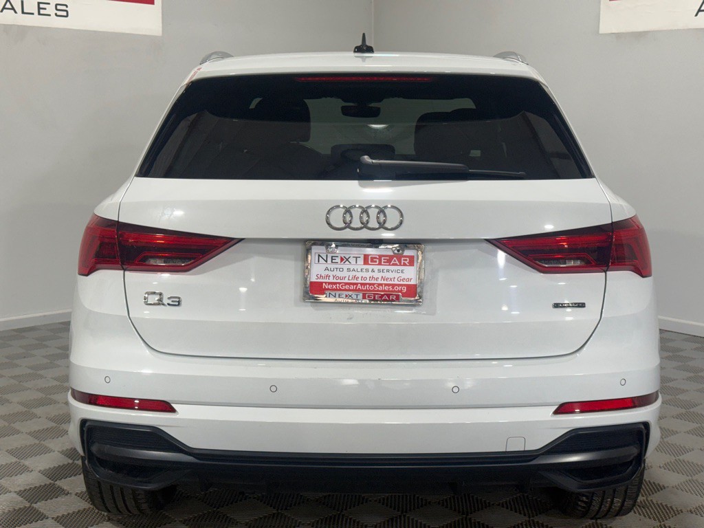 2021 Audi Q3 Image 9