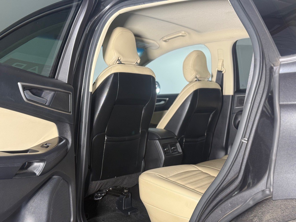 2015 Ford Edge Image 11