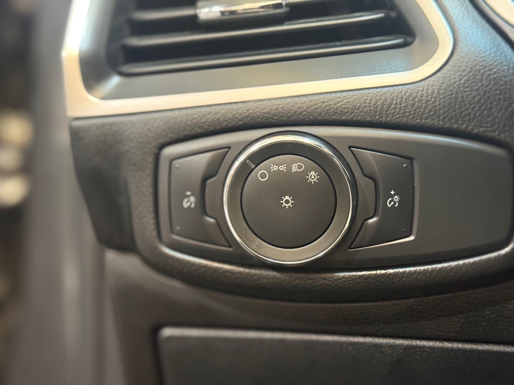 2015 Ford Edge Image 31