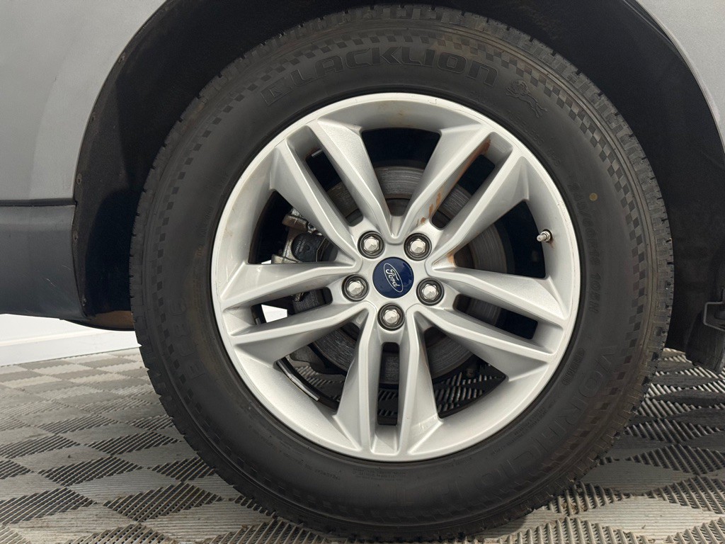 2015 Ford Edge Image 39