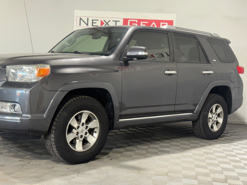 2013 Toyota 4Runner Image 2