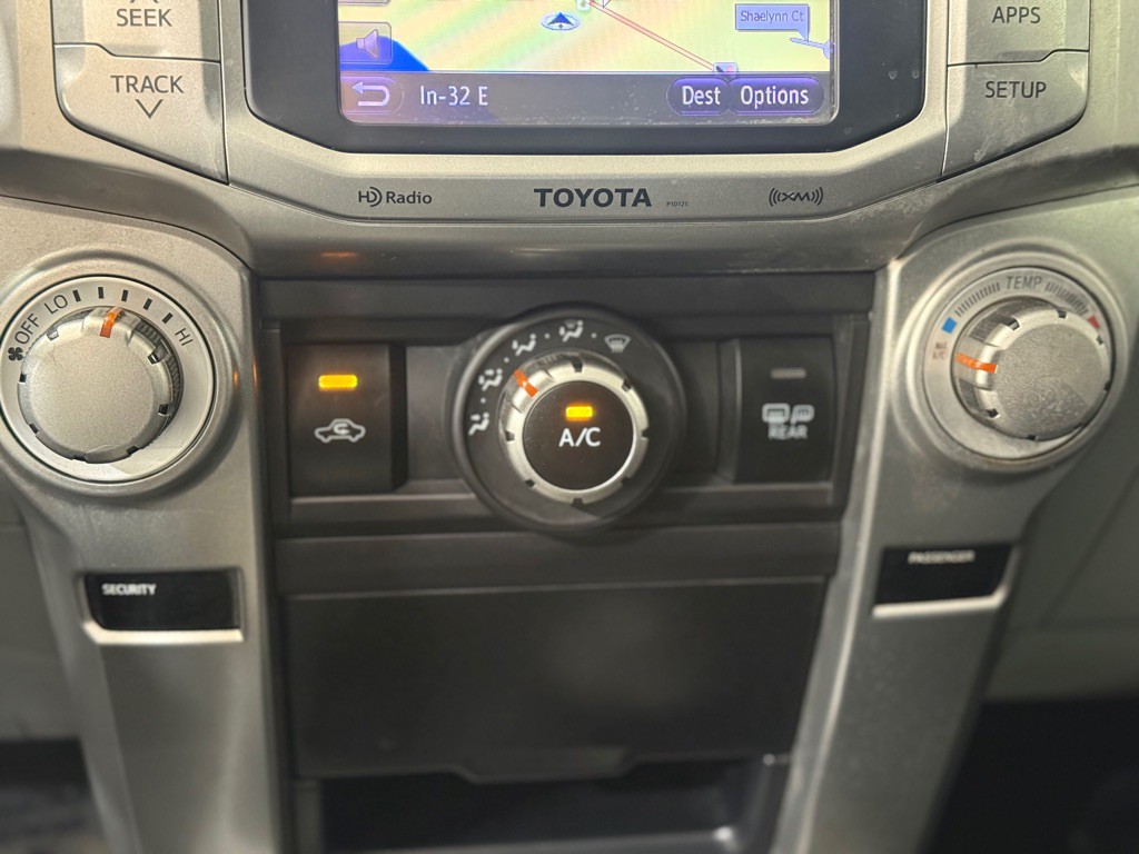 2013 Toyota 4Runner Image 16