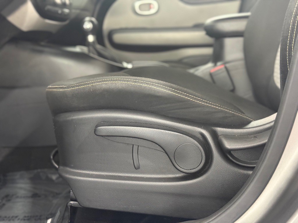 2016 Kia Soul Image 21