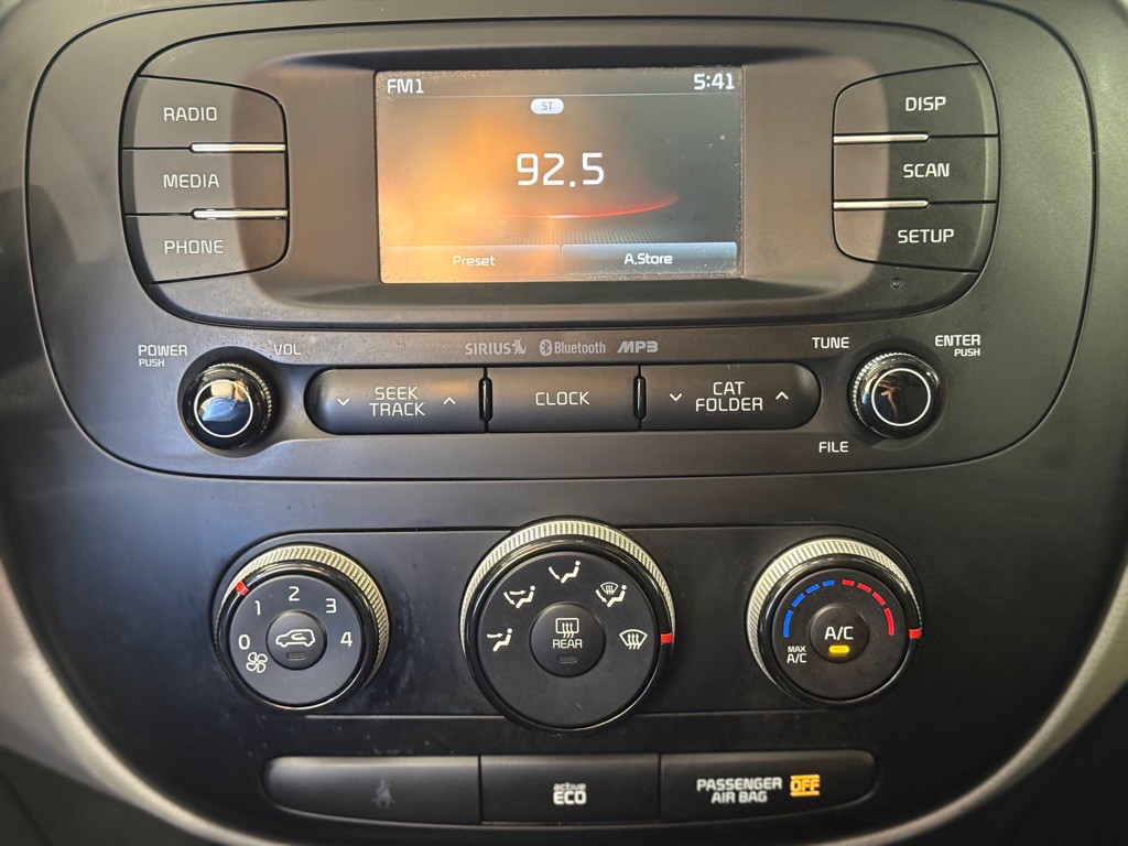 2016 Kia Soul Image 16