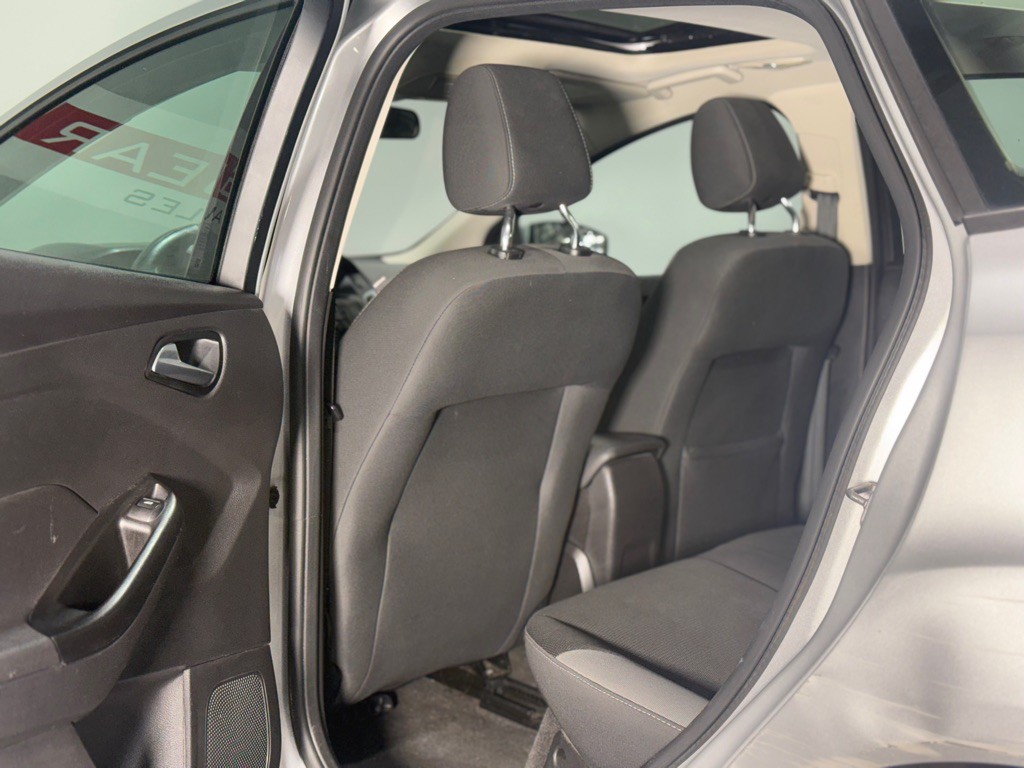 2012 Ford Focus Image 9