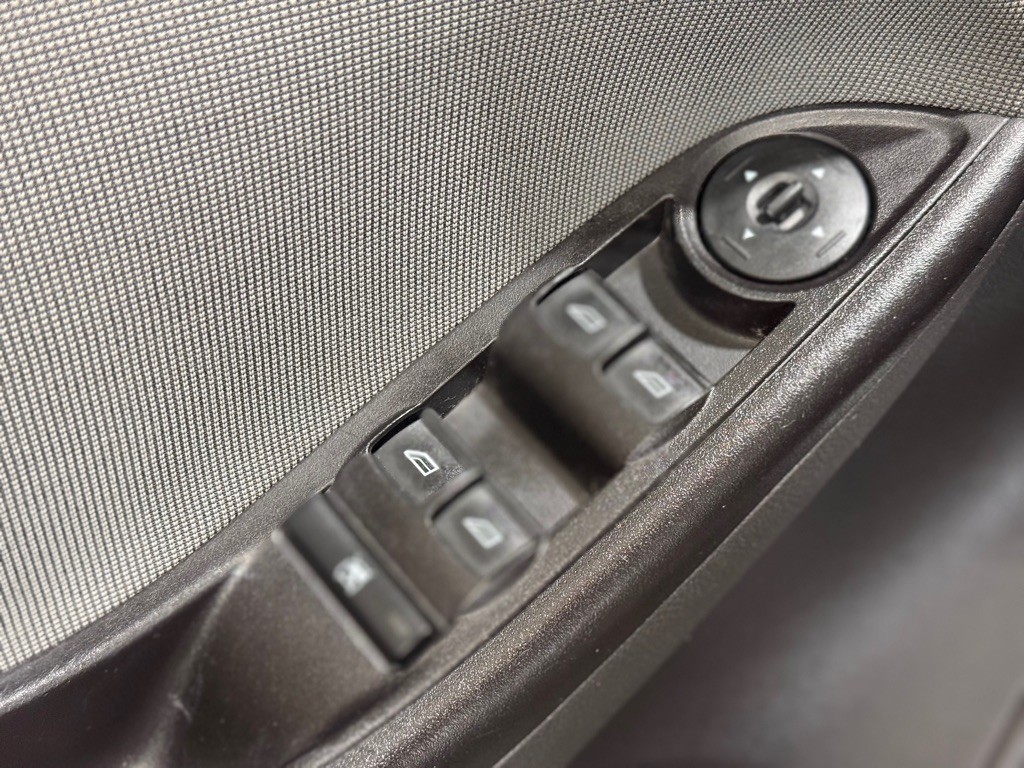 2012 Ford Focus Image 32