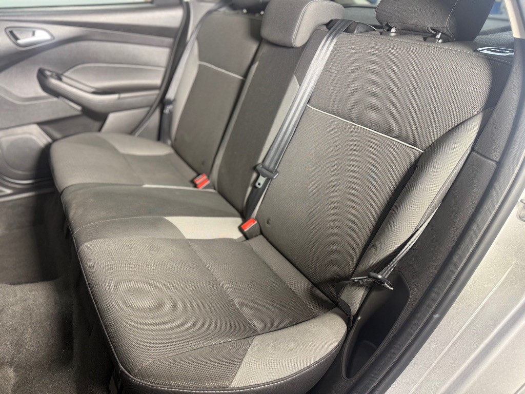 2012 Ford Focus Image 35