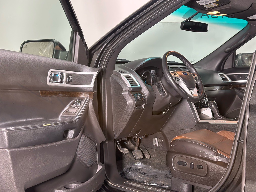 2015 Ford Explorer Image 9
