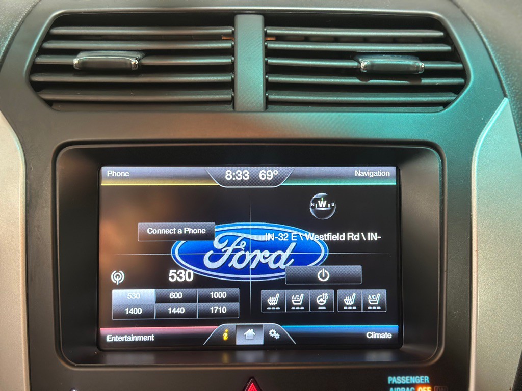 2015 Ford Explorer Image 16