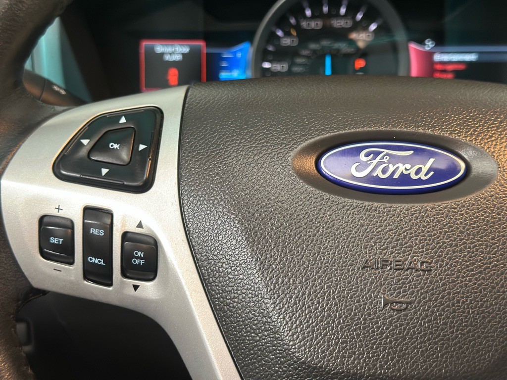 2015 Ford Explorer Image 32