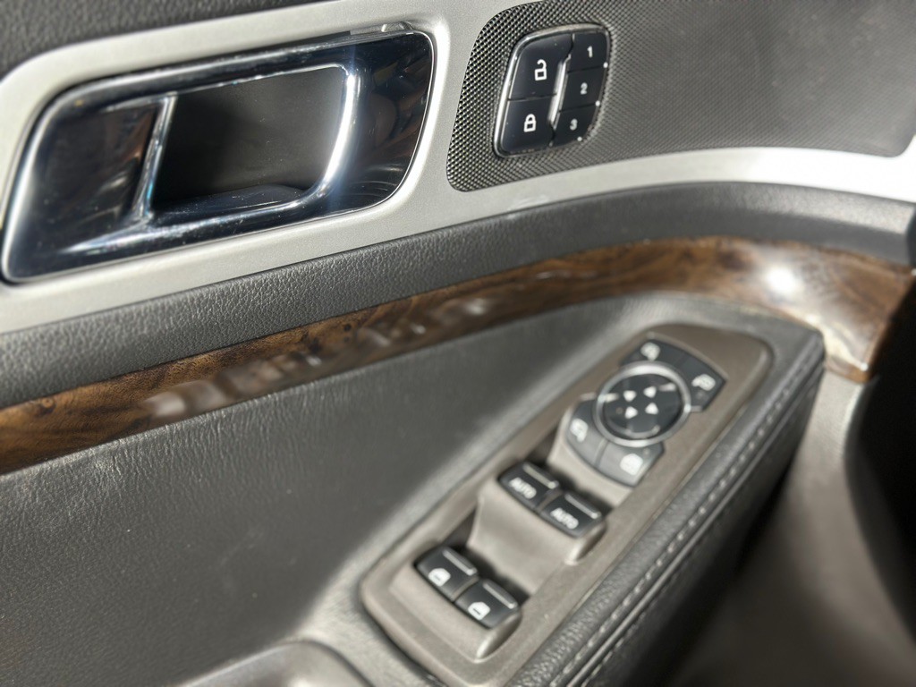 2015 Ford Explorer Image 34
