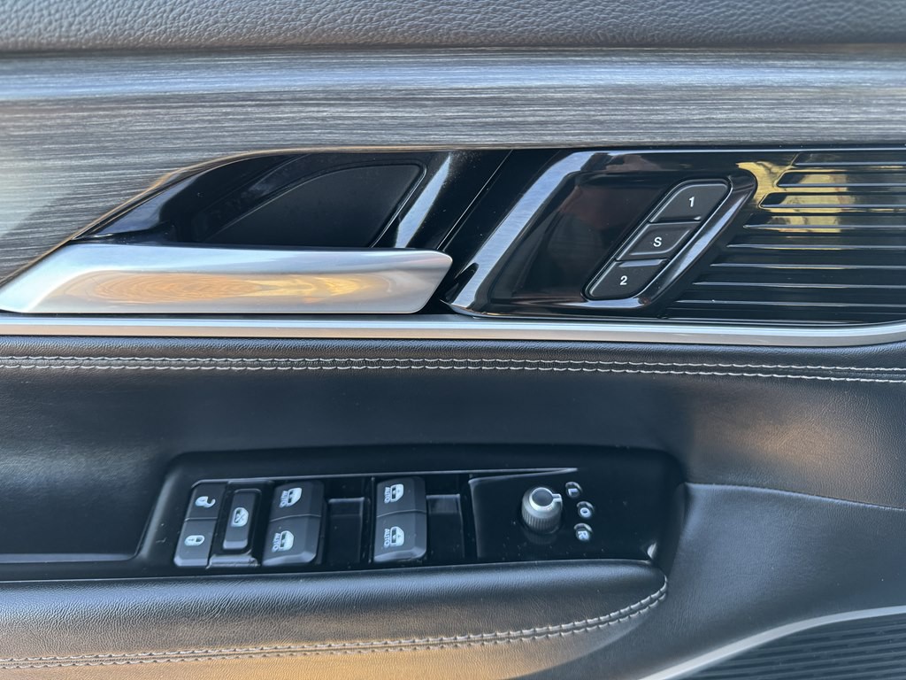 2023 Jeep Wagoneer Image 6