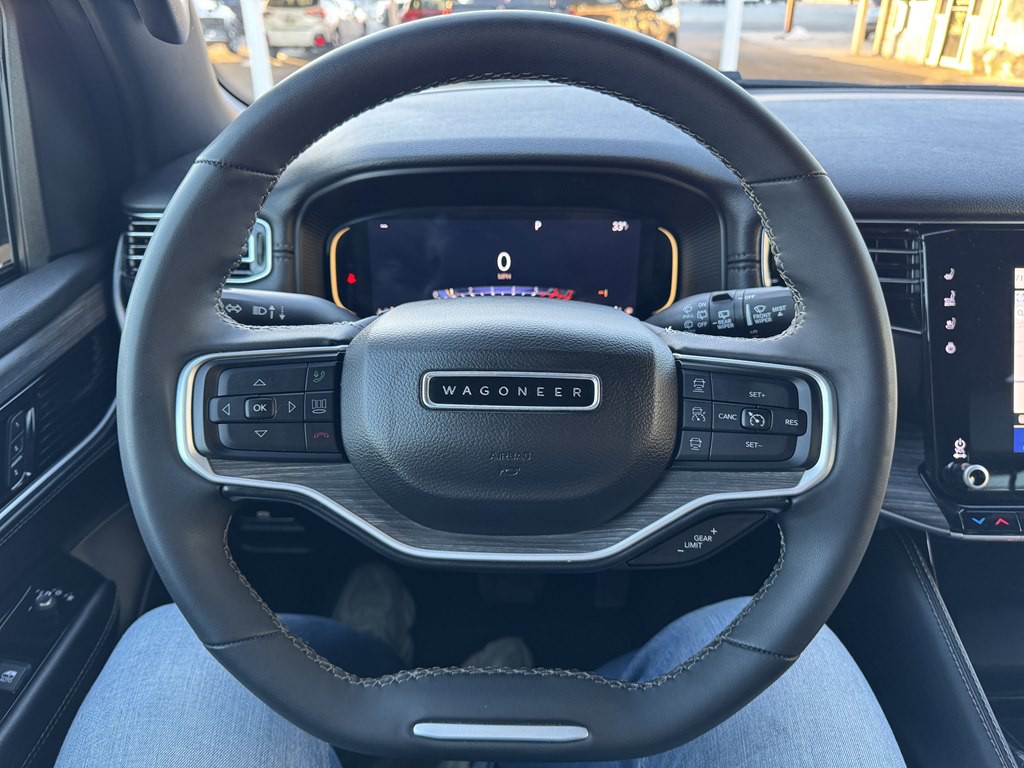 2023 Jeep Wagoneer Image 9