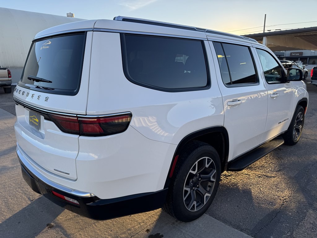 2023 Jeep Wagoneer Image 21